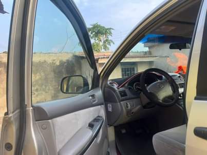 A picture of 2007 TOYOTA SIENNA LE