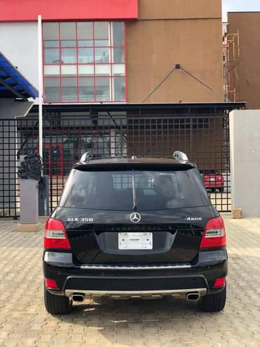 A picture of FOR SALE FEW MONTHS USED MERCEDES BENZ GLK KEYLESS 2012