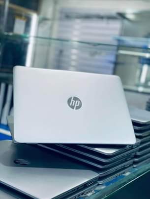 A picture of Hp 820 g3 Touch Screen