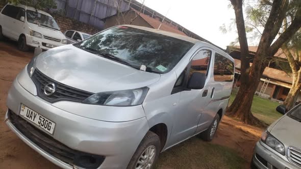 A picture of Nissan Van