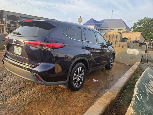 A picture of SUV