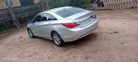 A picture of Hyundai sonata 2013