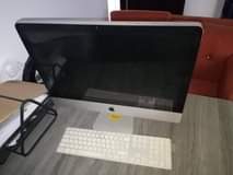 A picture of Apple full desktop with keyboard