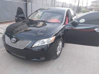 A picture of Quick deal Clean 2009 Toyota Camry Toks engine and gear
