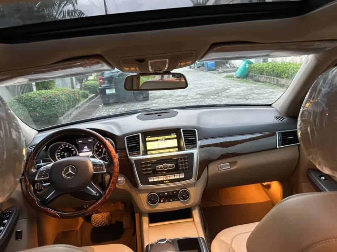 A picture of Mercedes Benz ML 350 2013