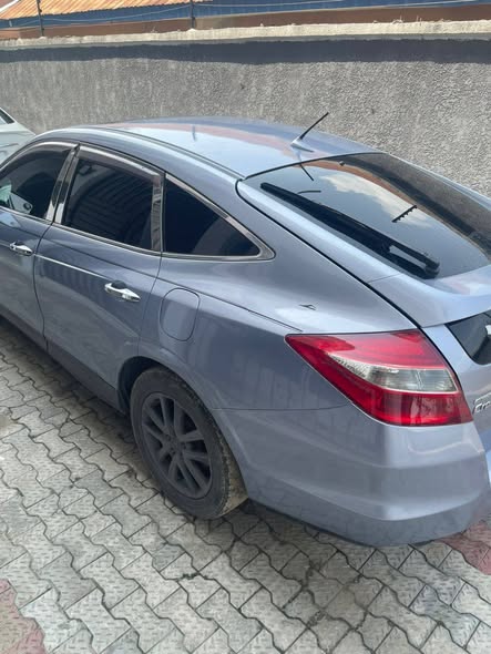 A picture of Honda crosstour