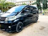 A picture of Toyota Alphard 2007