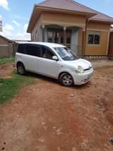 A picture of 2005 2005 Toyota Sienta