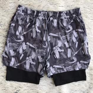 A picture of Secondhand shorts