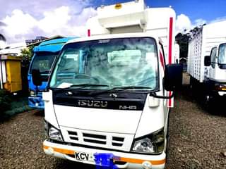 isuzu nhr