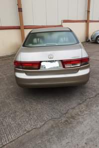 A picture of 4plugs engine 2004 honda accord