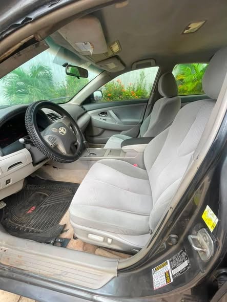 A picture of 2011 Toyota camry le