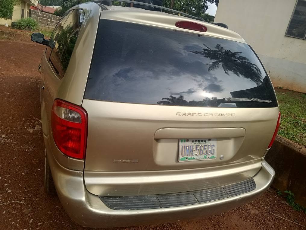 A picture of Dodge caravan