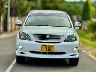 A picture of TOYOTA HARRIER