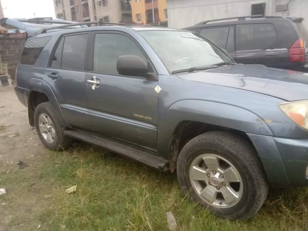 A picture of 4Runner 2005 first owner and first registration engine ac and