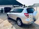 A picture of SUPER CLEAN CAR Brand Toyota Model RAV4 Year 2008 A