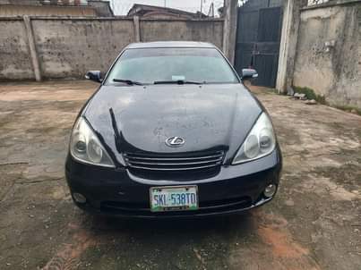 A picture of Lexus ES300