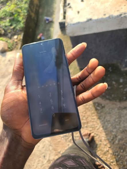 A picture of Poco F3 5G 8gb and 256gb