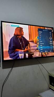 A picture of Hisense 40 inches smart tv