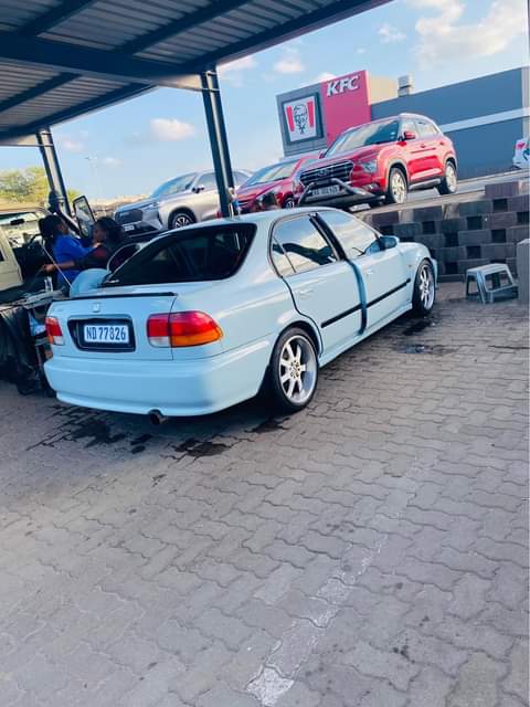 CARS &.
