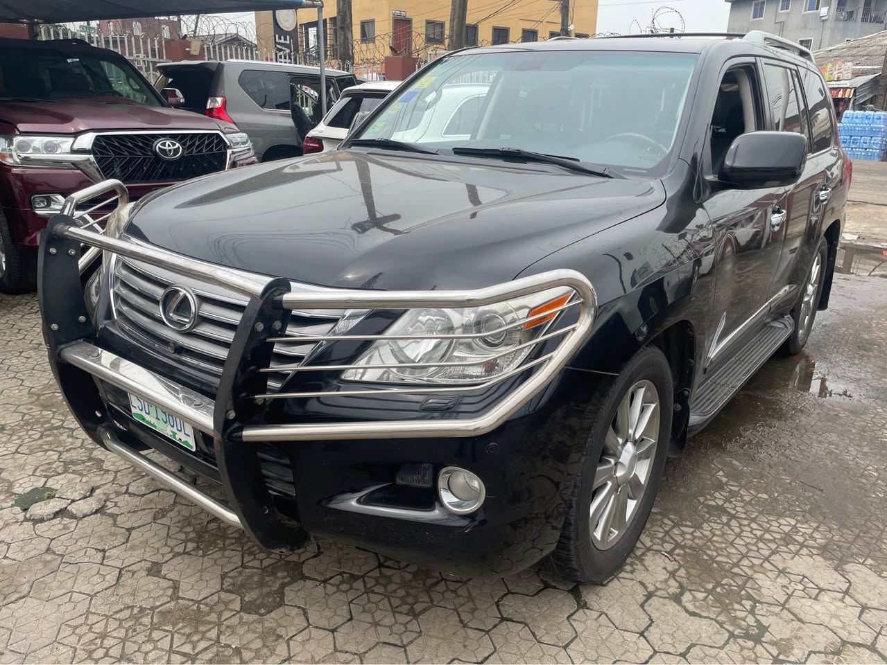 A picture of REGISTERED 2011 LEXUS LX570 29 000 000