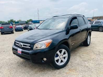 A picture of V6 An Extremely clean Toyota Rav 4 2008 Model With