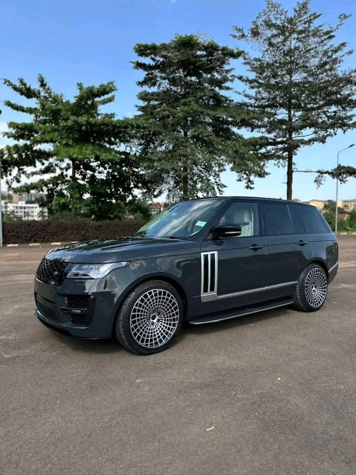 A picture of Range Rover at Cash 100M 0707442262 0767305199
