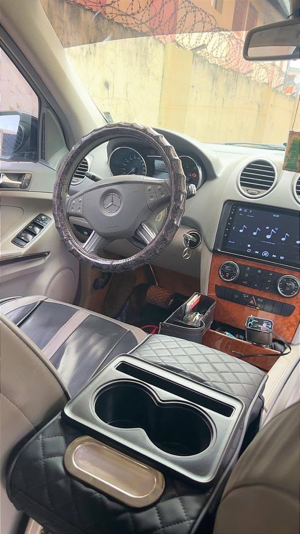 A picture of ML350 2008 for sale