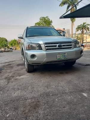 A picture of 05 Toyota Highlander Full option As neat as direct Belgium