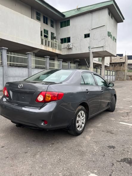 A picture of Toyota Corolla 010