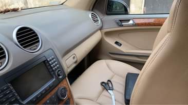 A picture of Mercedes ml350