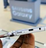 A picture of SAMSUNG S8