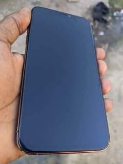 A picture of Iphone XS
