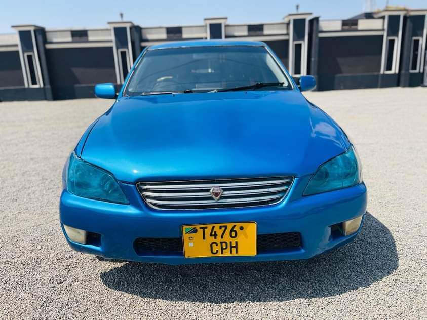 used toyota altezza