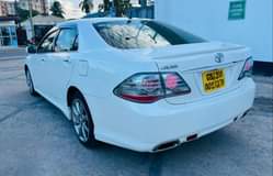 A picture of TOYOTA CROWN ATHLETE