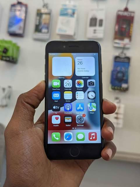 A picture of Iphone 7 128gb