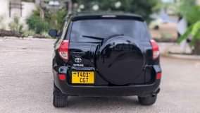 A picture of Toyota Rav4 miss tz gari cc 2360 kali sana Bei