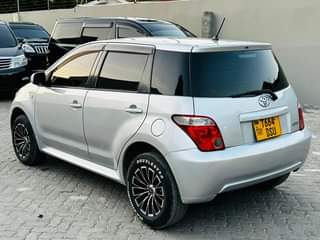 A picture of Toyota ist kaliiiiii Call 0659 75 12 95