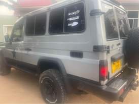 A picture of 2010 Toyota L C hardtop