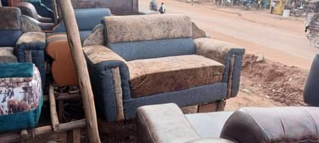 A picture of Sofaset watsap 0773317706