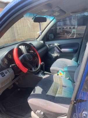 A picture of TOYOTA RAV4 04 05