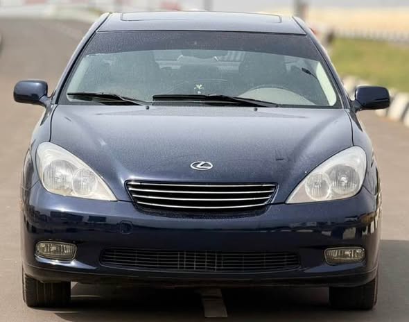 A picture of BELGIUM GRADE 2004 LEXUS ES330 IN EXCELLENT CONDITION TOO CLEAN