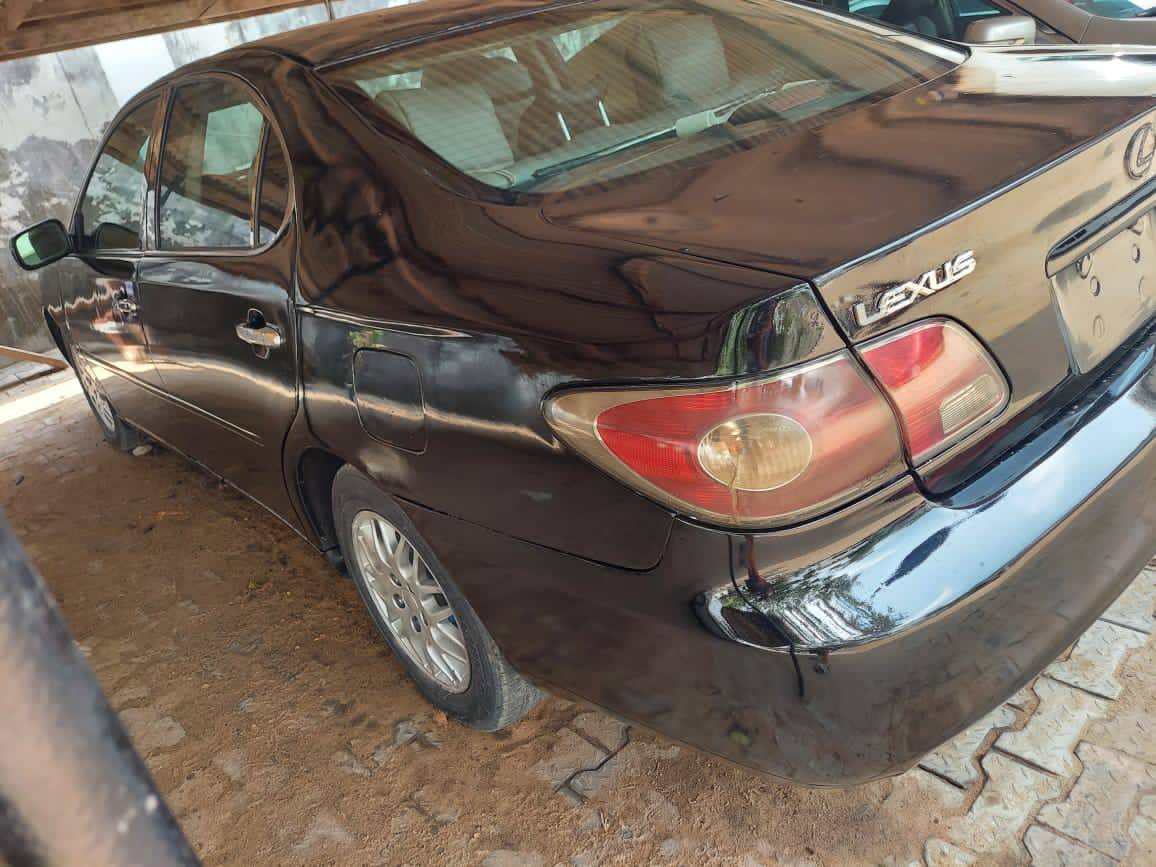 A picture of Registered Lexus ES330 2004