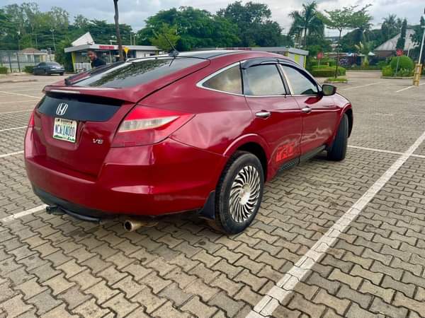 A picture of Admin please approve 2010 Honda crosstour Untampered engine Untampered gear