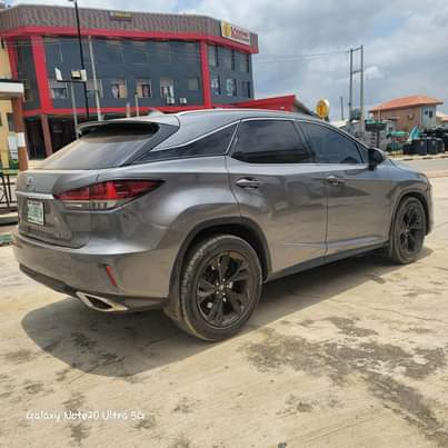A picture of Rx350 2016 neatly used 2022 on custom