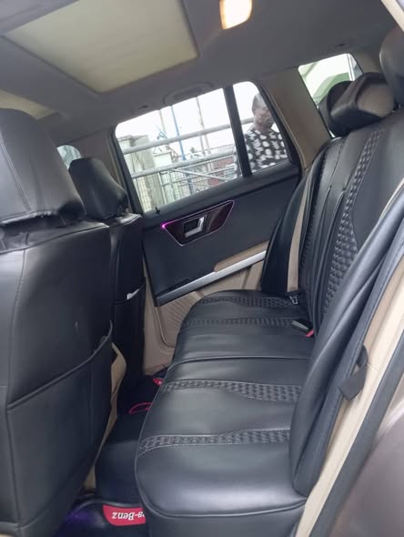 A picture of MERCEDES GLK350 2011