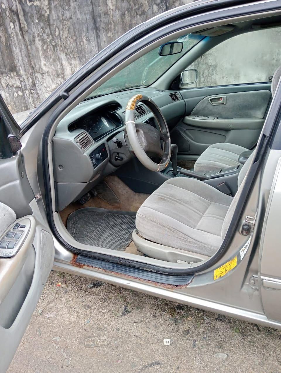 A picture of Toyota Camry tiny light v6