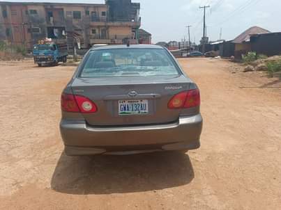 A picture of 04 Corolla with sounds engine smooth automatic transmission chiling AC