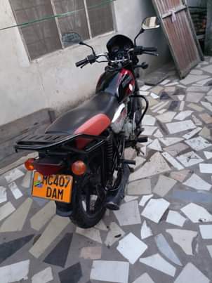 A picture of Boxer X 125