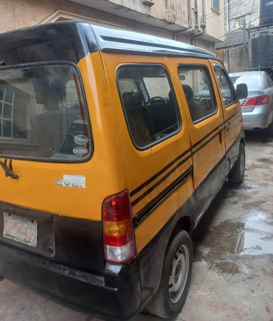 A picture of 2018 Suzuki Mini bus 1500
